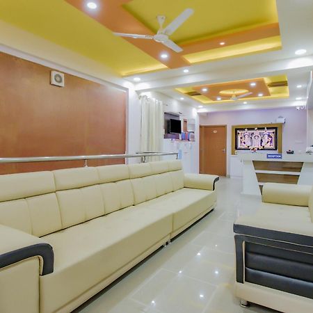 OYO 79181 Sri Dhanalakshmi Boarding&Lodging Bangalore Bagian luar foto
