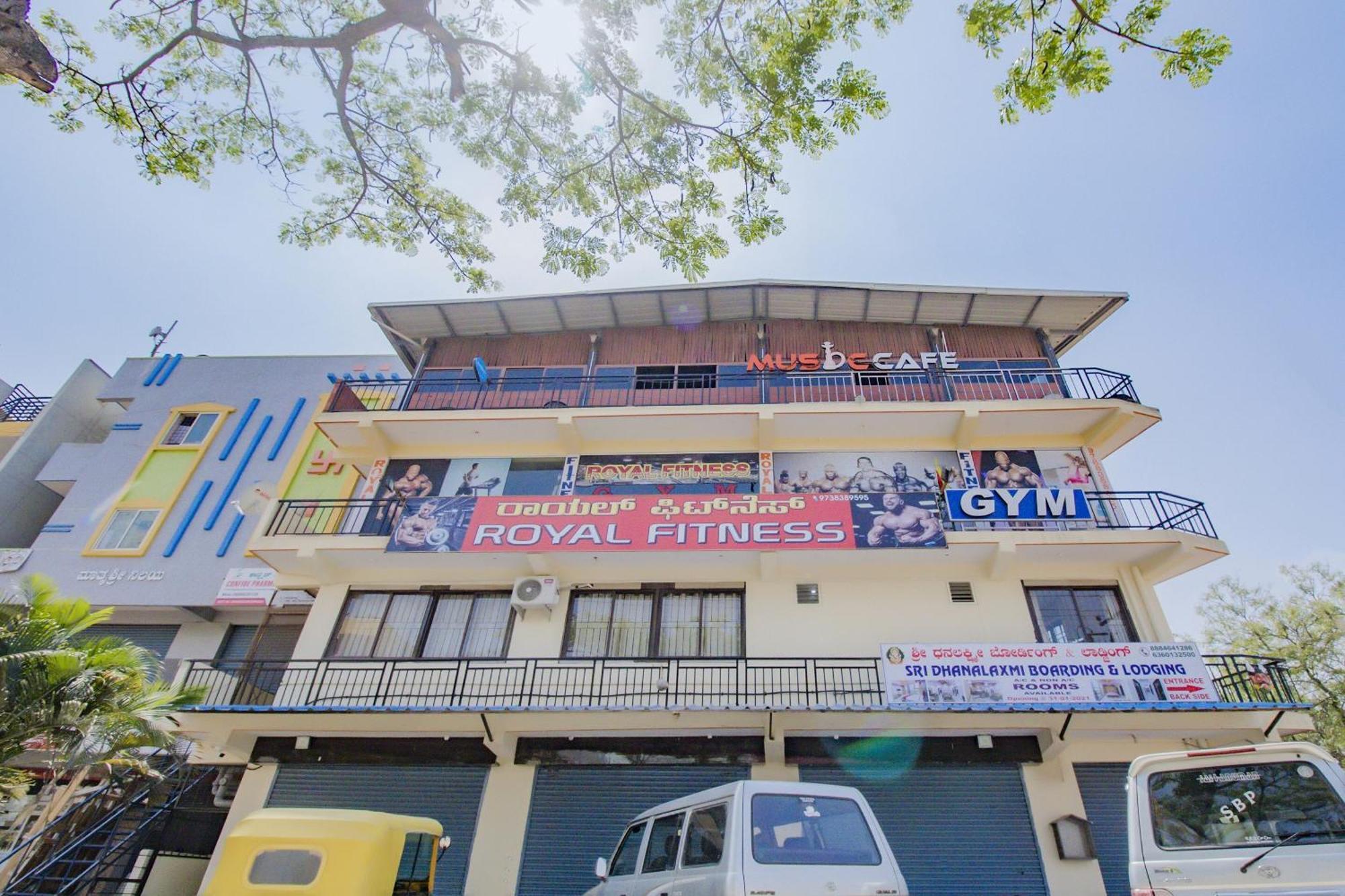 OYO 79181 Sri Dhanalakshmi Boarding&Lodging Bangalore Bagian luar foto