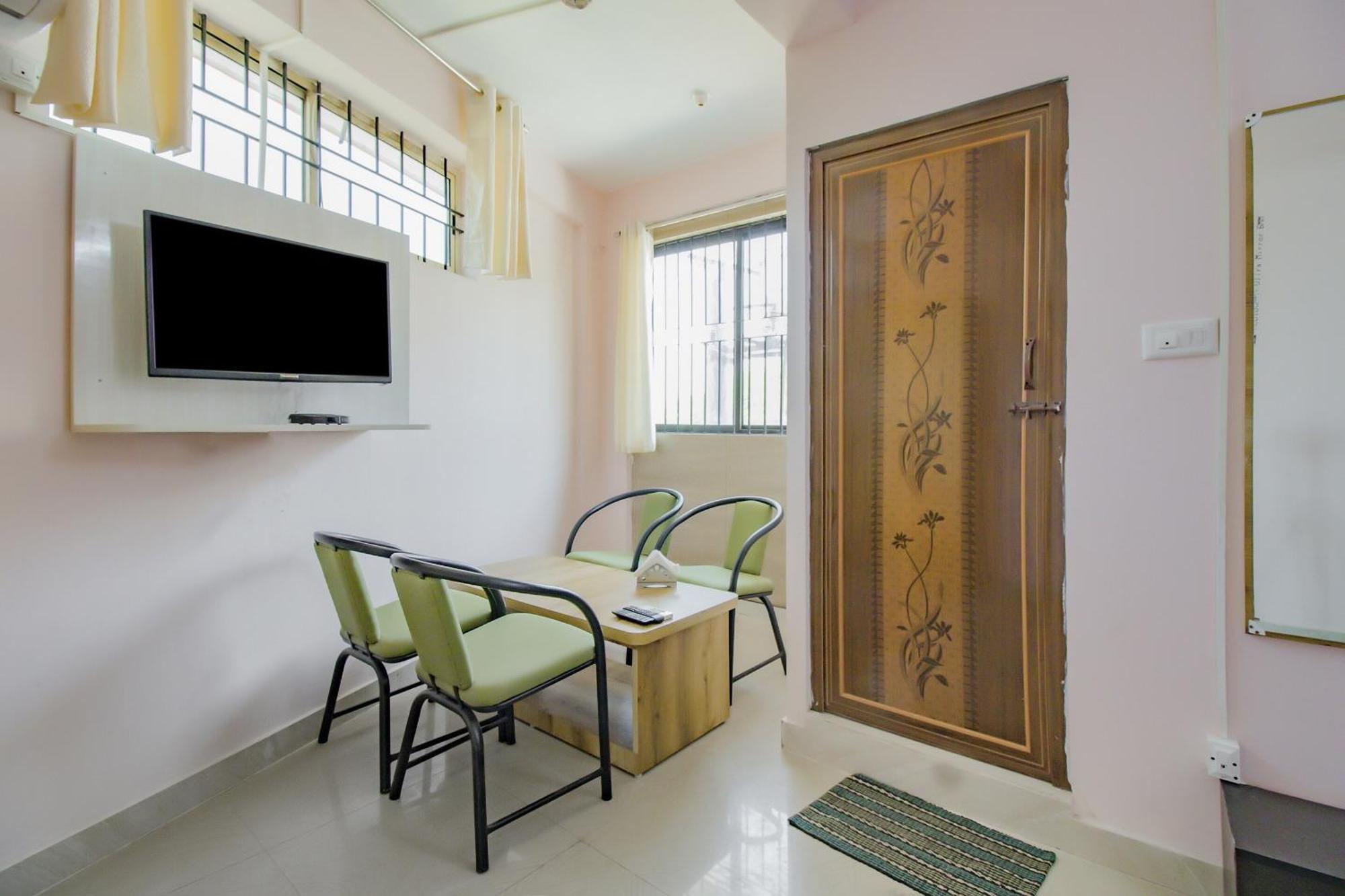 OYO 79181 Sri Dhanalakshmi Boarding&Lodging Bangalore Bagian luar foto