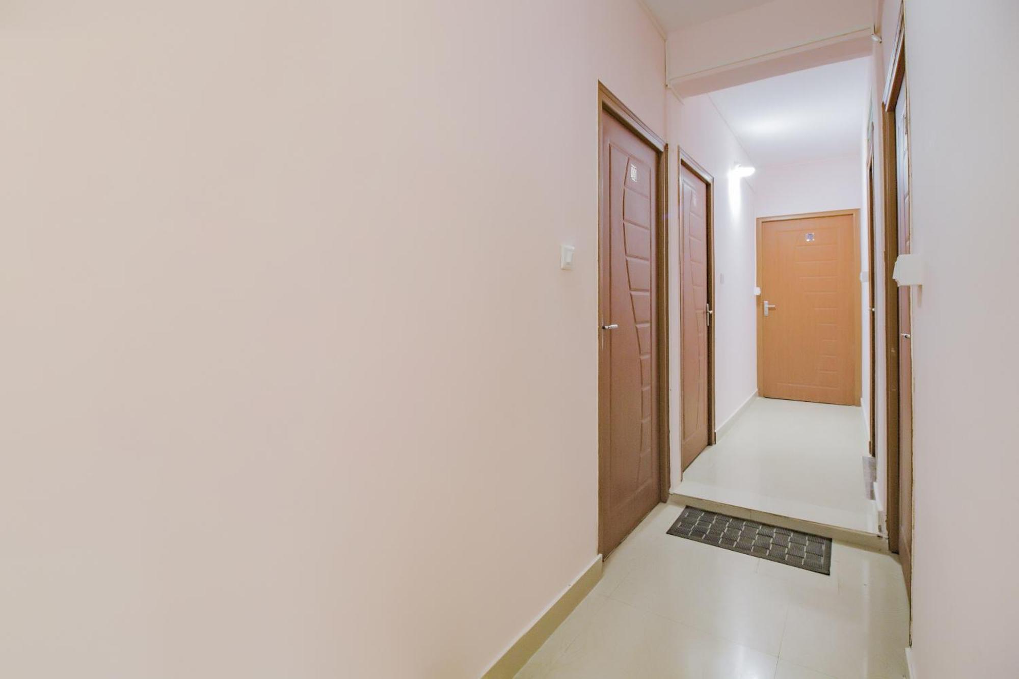 OYO 79181 Sri Dhanalakshmi Boarding&Lodging Bangalore Bagian luar foto
